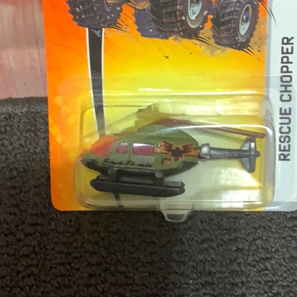 Matchbox Rescue Chopper Toy Helicopter. 2005 Mattel. - Picture 2 of 4